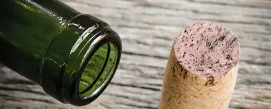 Как открыть бутылку вина без штопора